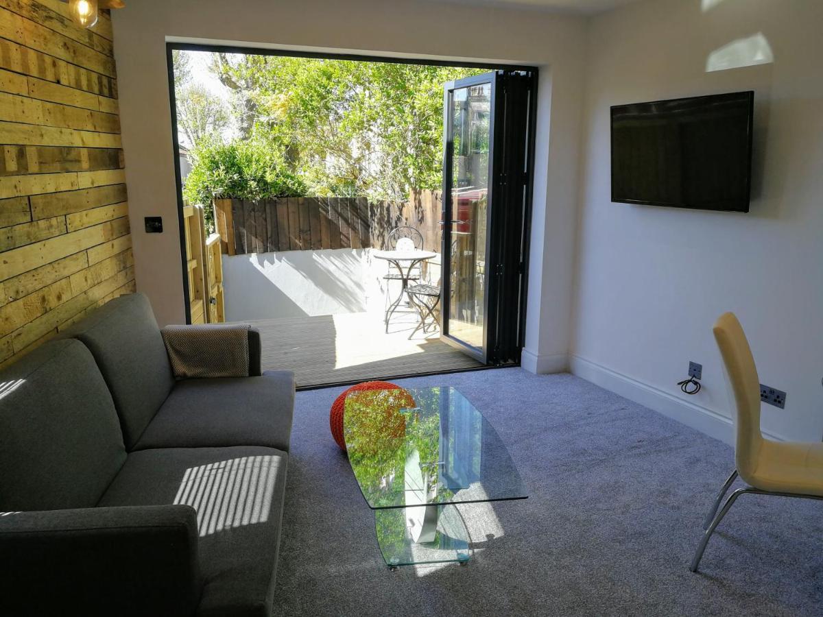 Derby Den By Cliftonvalley Apartments Bristol Exterior photo